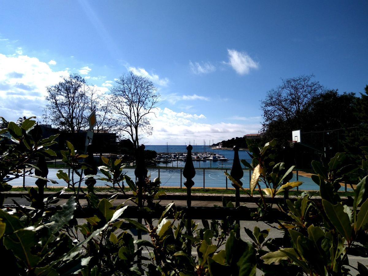 Aparthotel Viola Pjescana Uvala Bagian luar foto