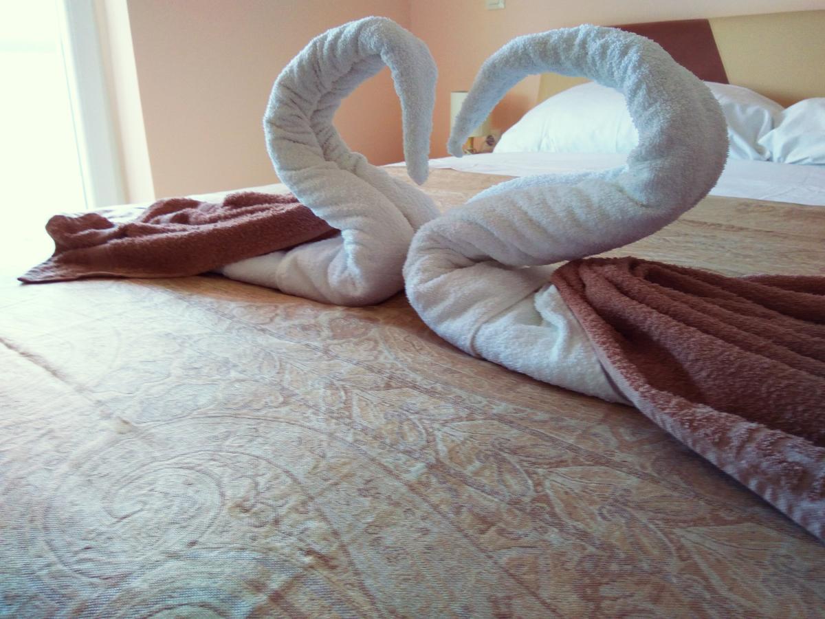 Aparthotel Viola Pjescana Uvala Bagian luar foto
